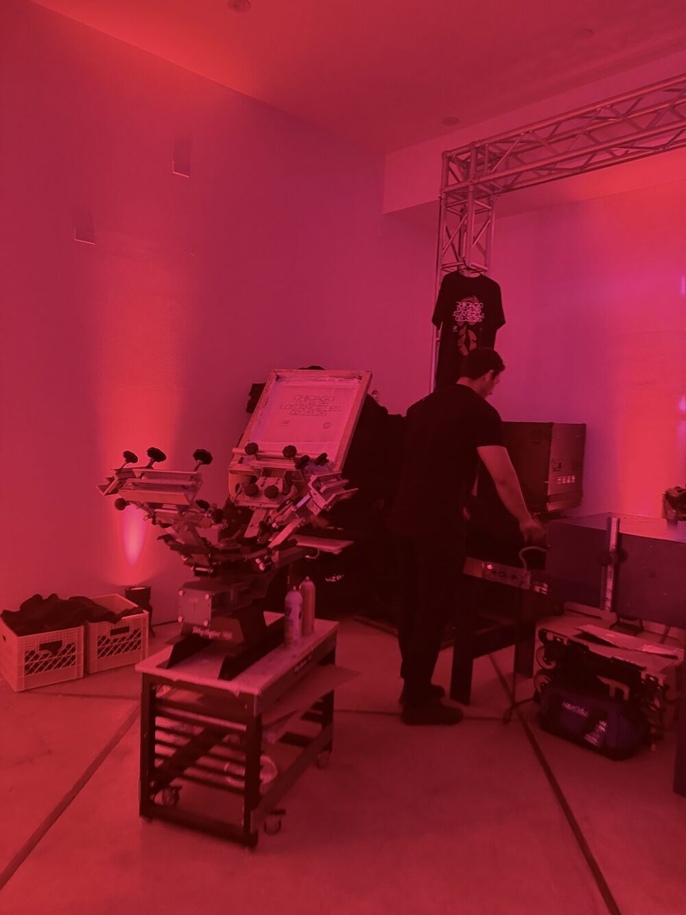 Heat press rig set up for on-site garment printing